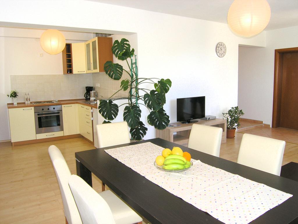 Apartments Dagmar Krk Town Εξωτερικό φωτογραφία