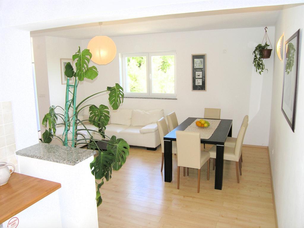 Apartments Dagmar Krk Town Εξωτερικό φωτογραφία