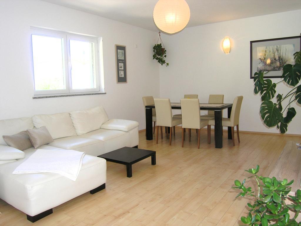 Apartments Dagmar Krk Town Εξωτερικό φωτογραφία